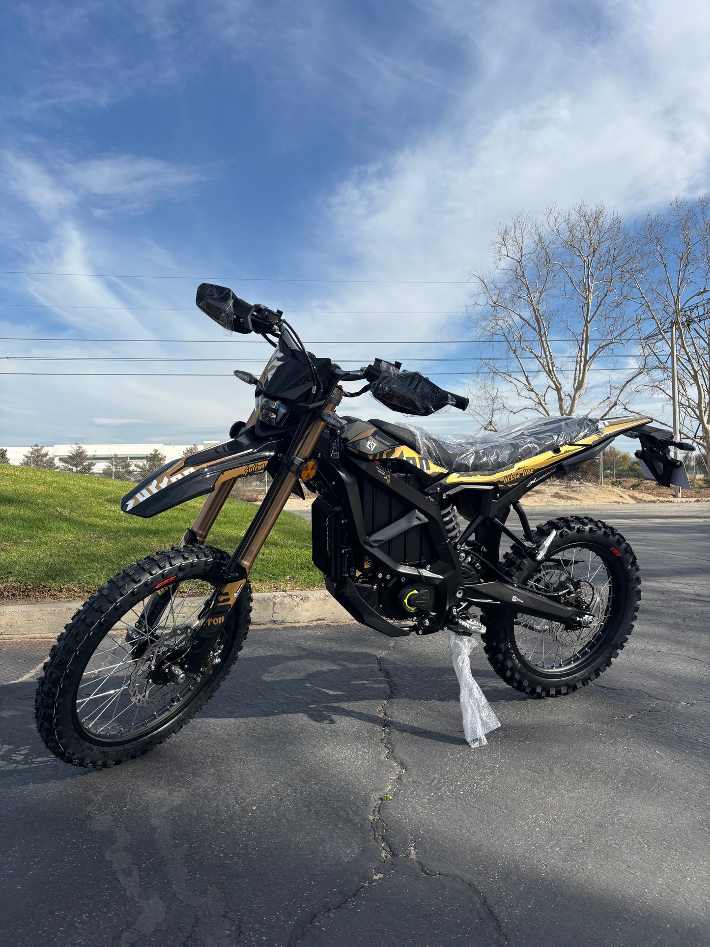 Surron Ultra Bee HP SL  - 21kW  74V 60Ah