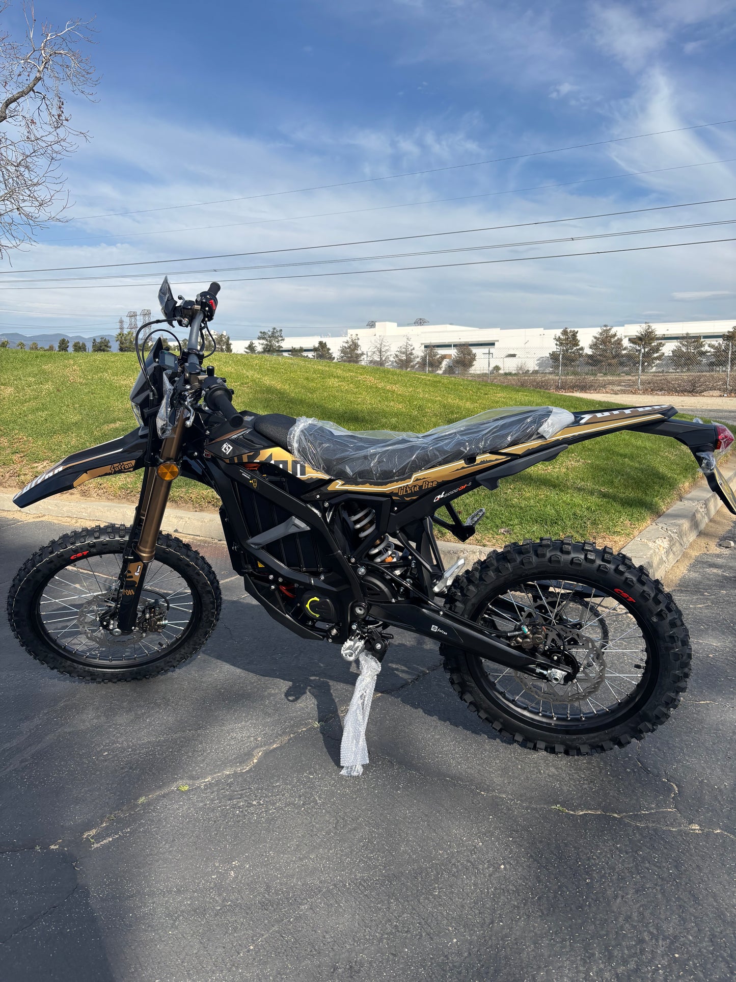 Surron Ultra Bee HP SL  - 21kW  74V 60Ah