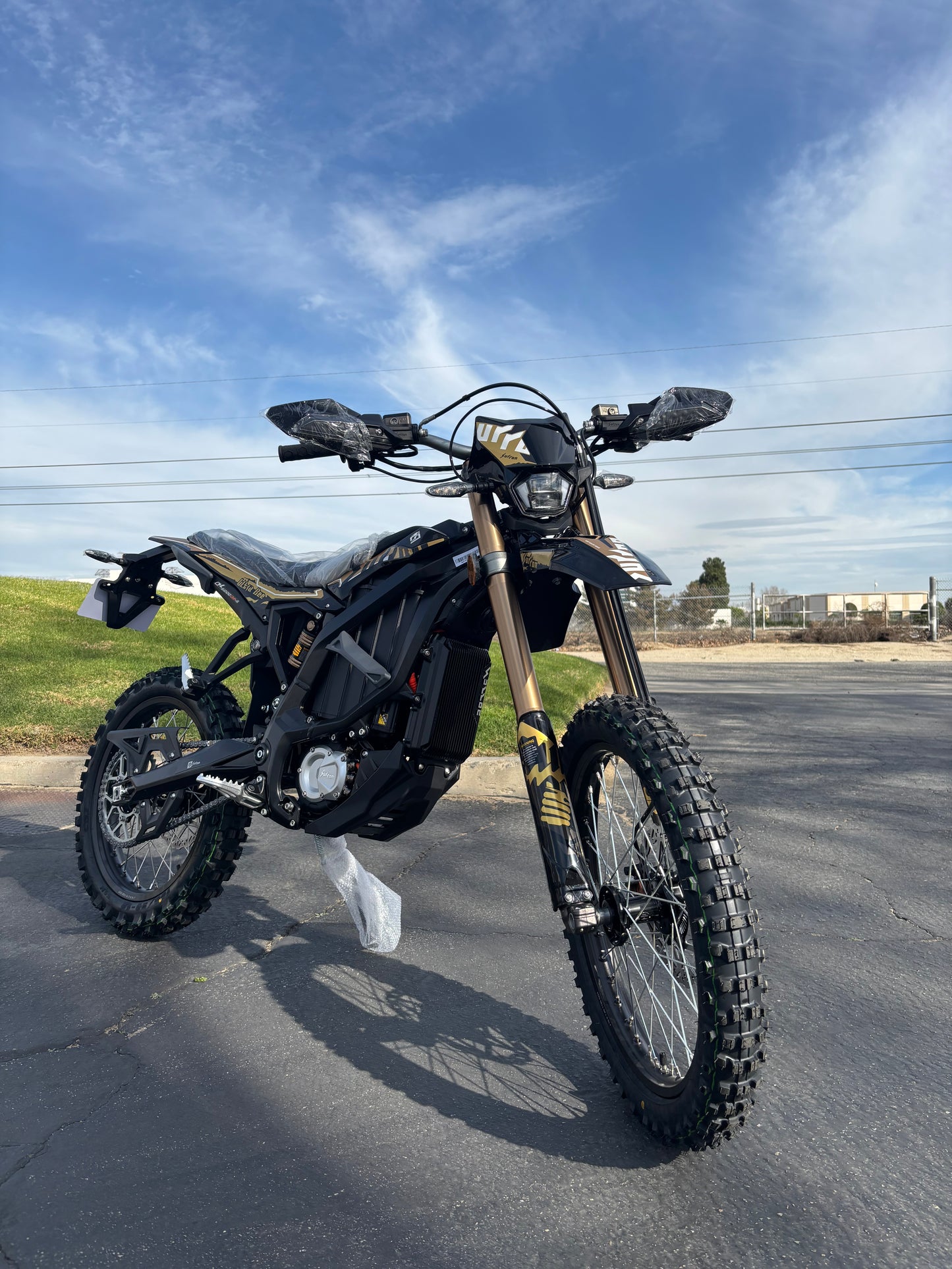 Surron Ultra Bee HP SL  - 21kW  74V 60Ah