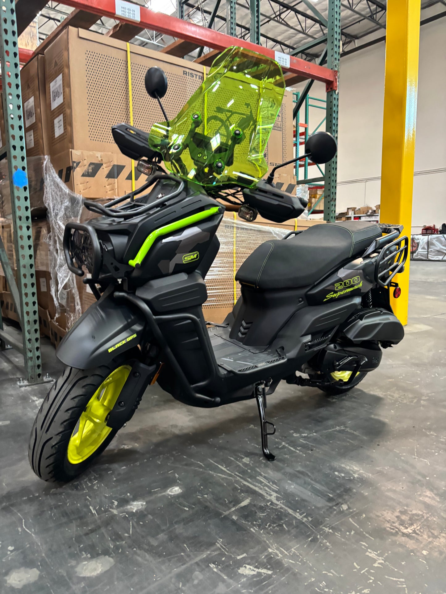 Supermach 200EFI TANK Scooter