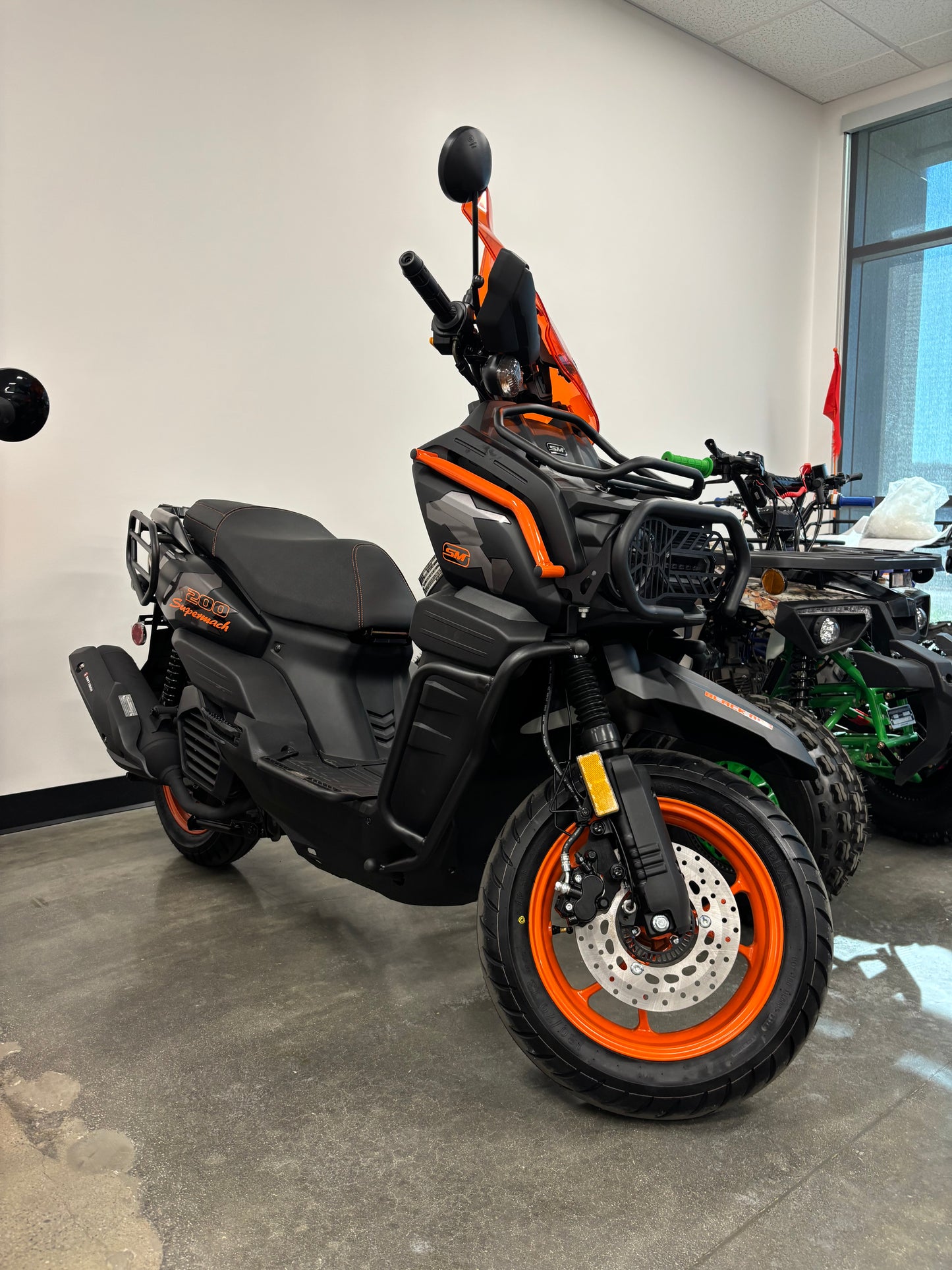 Supermach 200EFI TANK Scooter