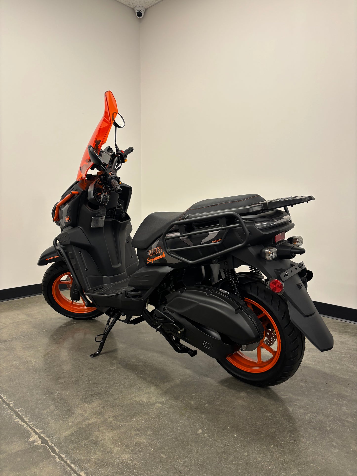 Supermach 200EFI TANK Scooter